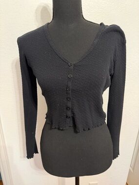 Sky and Sparrow Black Ribbed Button-Up Top